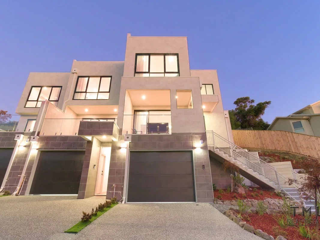 12 Michael Court, Niddrie – completed townhouses