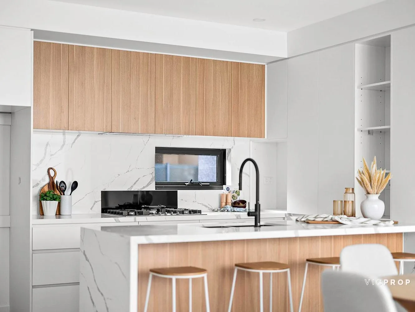 5-7 Montgomery Place, Bulleen – Unit 7 · Kitchen