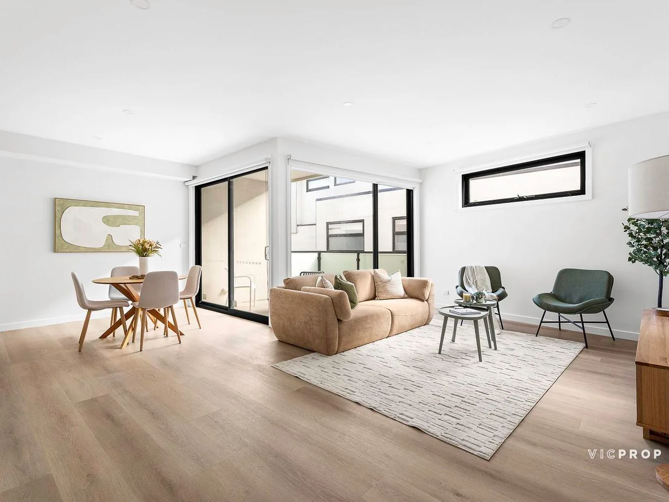 5-7 Montgomery Place, Bulleen – Unit 6 · Living and dining